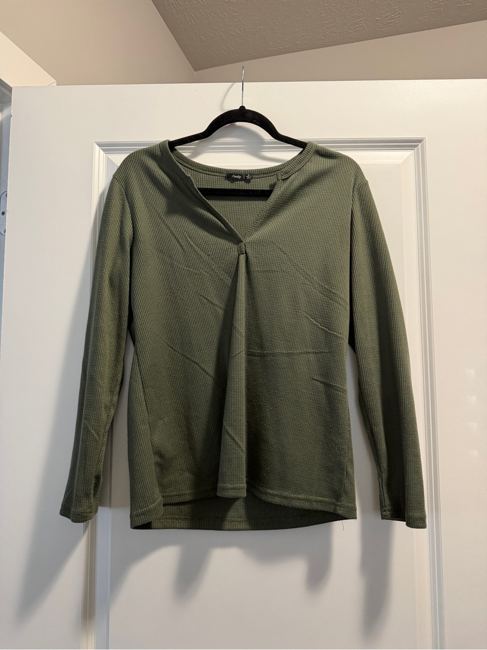Long sleeve V-neck waffle knit top